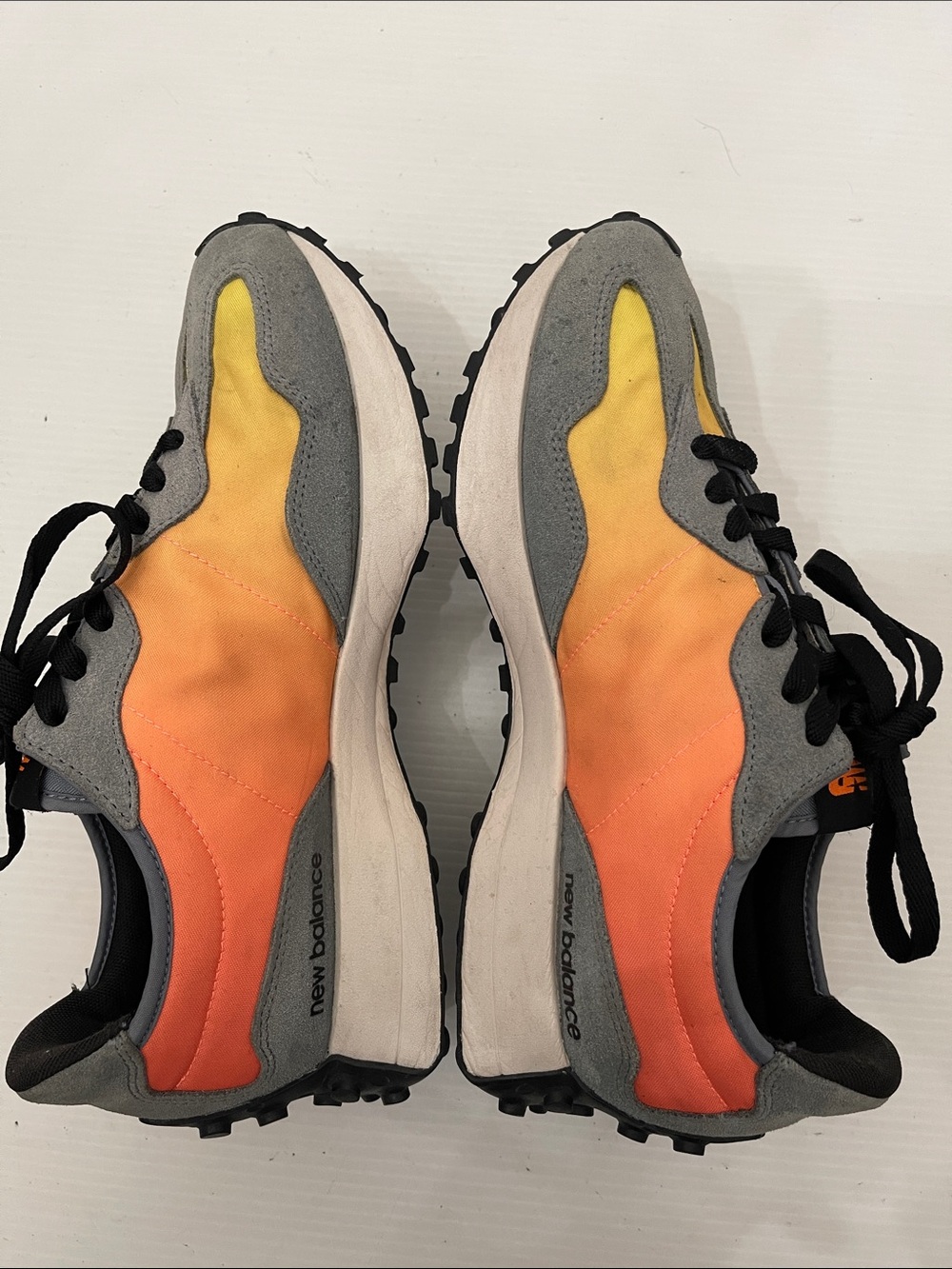 NEW BALANCE 327 CITRUS PUNCH CYCLONE RUNNING SNEAKERS MENS SIZE 11 - Picture 13 of 15